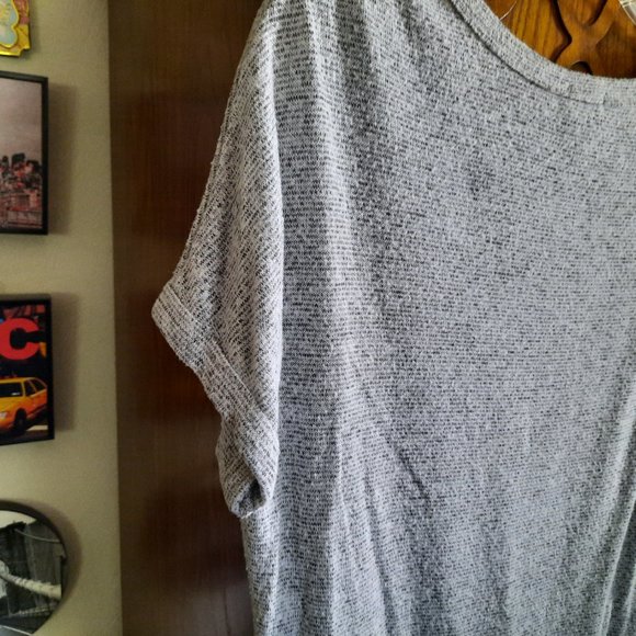 3/$15 Caution To The Wind Tie Front Soft Knit Cap Sleeve Top - Size M - Picture 8 of 15